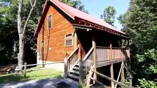 preview picture of video 'Bear-rif-ic Luxury 2 Bedroom Cabin near Pigeon Forge - Cabins USA 2013'
