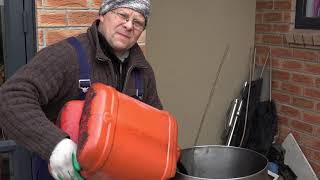 Waste automotive oil distiller test run day 3. 24L per hour. Waste automotive oil distiller test run day 3. 24L per hour.