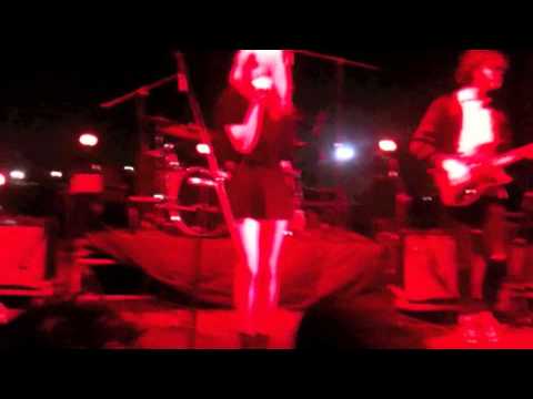 Sky Ferreira - Can't Say No (Live @ Festival NRMAL 2013)