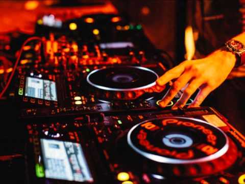 Hardwell vs Krewella (Troy remix) - Live for the spaceman