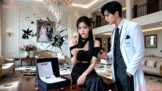 Na tien jaar huwelijk beweerde hij spijt te hebben van de keuze van zijn vrouw om kinderloos te blijven, maar in het geheim had hij een affaire met een zwangere minnares! Pas toen hij een zwangerschapstest van de minnares ontving, als provocatie, gaf ze het op, sloot haar rekening en vertrok naar het buitenland, terwijl hij vol wroeging over de hele wereld naar haar op zoek ging!#Het stoffige, gebroken verleden#KortDrama #drama #Dominante CEO #Vrouw-achter-misdaad-aan-het-veld