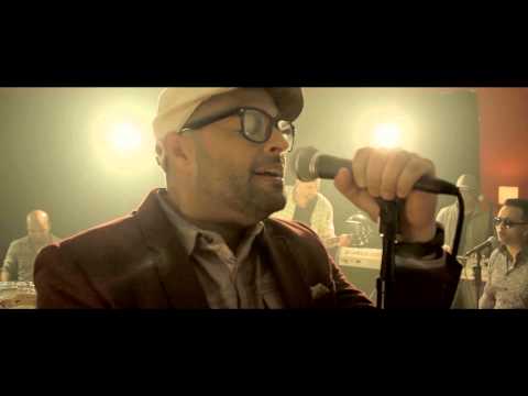 Zammy Peterson "Derrama Tu Gloria" - Video Oficial