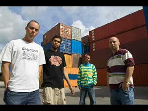 Fattaru feat. Fjärde Världen - Om Mickar Kunde Döda