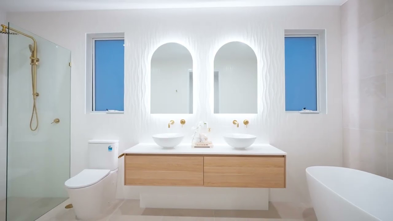 Luxurious Coastal Hampton Architectural Gem