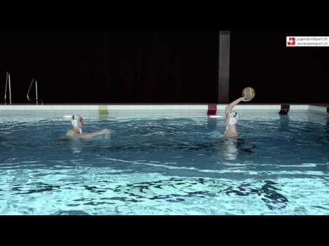 Wasserball – Balltechniken: Fangen und Passen