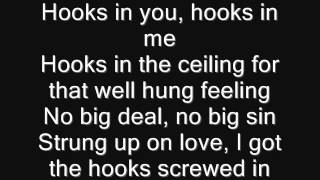 Iron Maiden - Hooks In You Lyrics