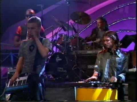 Cut 'n' move I'm alive (live version)