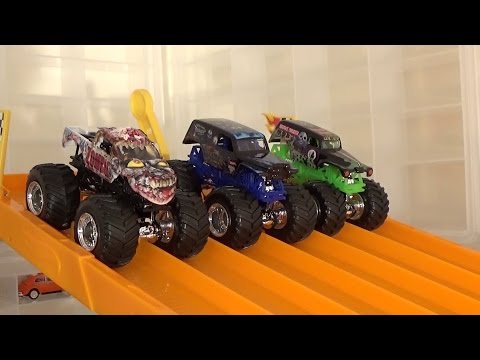 Hot Wheels Monster Jam RACING - DAY 1