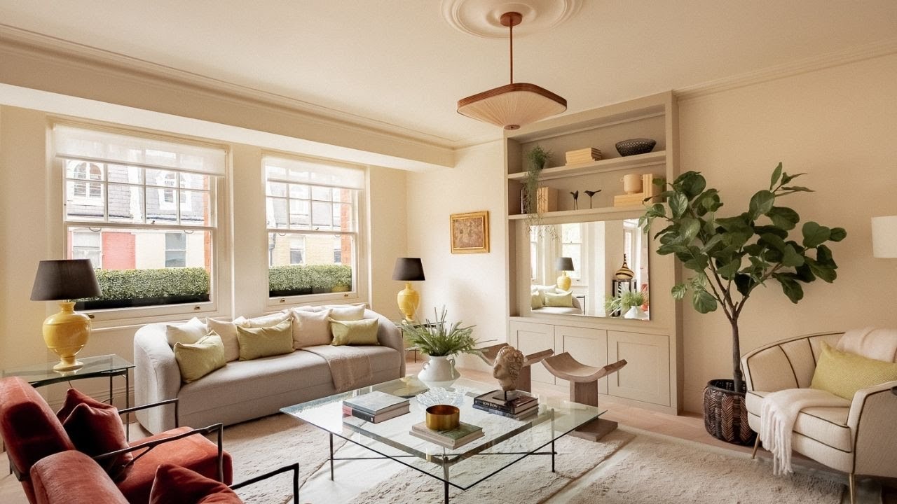 Sublime flat with exceptionally bright interiors in a prestigious mansion block with lift and porter