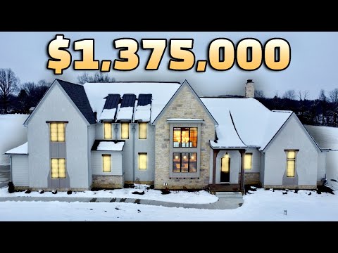 Inside A $1,375,000 Mansion in Ohio