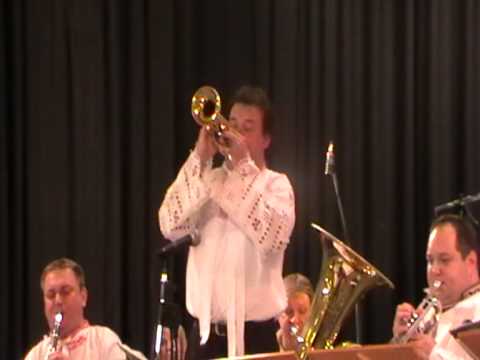 DH Podlužanka - Žádám víc (Can't help falling in love with you)