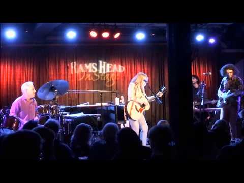 Rickie Lee Jones shows the boys how to play 'Danny's All-Star Joint'  Live @ Rams Head Annapolis, MD