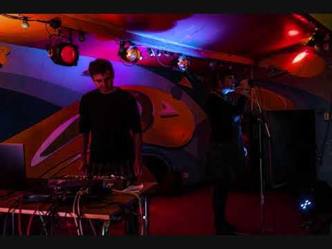 Villes Nouvelles - First Love