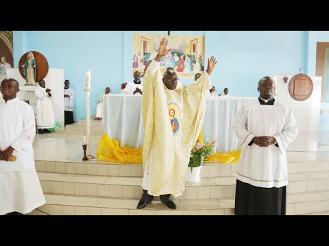 Messe d'installation du nouveau Curé de la paroisse  Ndunzia Mpungu de Mfilou Ngamaba