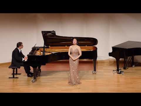 Soprano Hyejin Lee . 소프라노 이혜진 - Die Fledermaus ,Spiel ich die Unschuld vom Lande‘