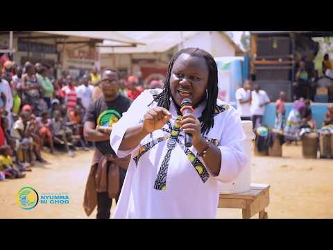 Je wajua tofauti kati ya choo cha kisasa na choo bora? Mrisho Mpoto (Mjomba) aneleza hapa.