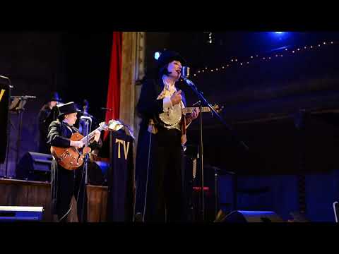 Run Away and Join the Circus - Tricity Vogue's All Girl Swing Band