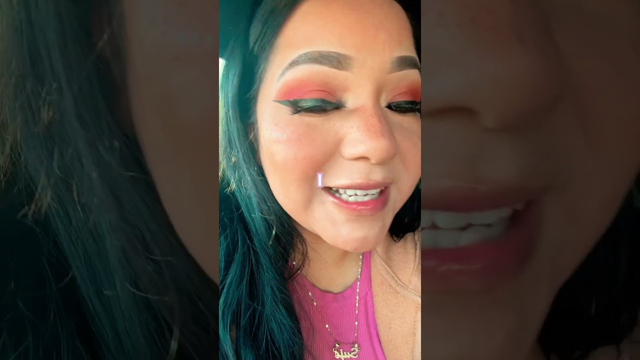 Trying lipgloss and showing my favorite little things for your purse . 🍓🍓🍓🍓🥰🥰🥰💕💕💕