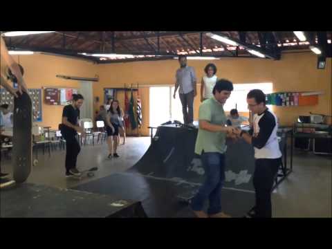 Skatistas da YeahStore na Escola Maria Peregrina