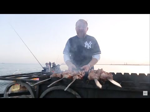 Константин Ивлев - готовит 'вай-вай-вай' шашлык в Сочи.