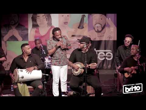 XANDE DE PILARES no pagode do TIEE