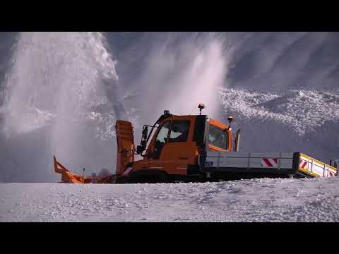 2021 Mercedes UNIMOG The Ultimate Snow Blowing Machine Fighting Big Snow!!