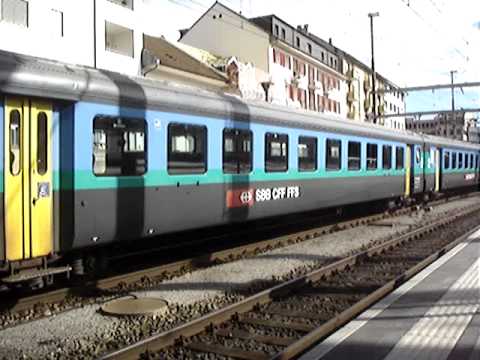 SBB Re 4/4 II "11109 Swiss Express" mit Regio in Olten [25.08.10]