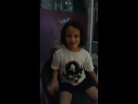 Queen&Noah mixed ice cream chocolate and rainbow sherbet like vomit 😁😁😂