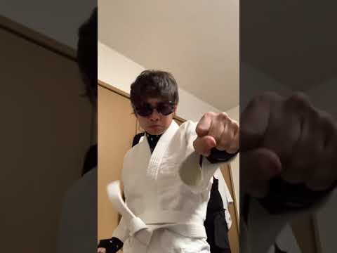 初心者空手講座初心者でも簡単に出来ます寝技、カーフキック、ジャーマンスープレックス講座コナーマクレガーでさえもビビった男