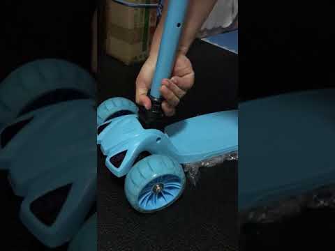 Fold and unfold kids scooter