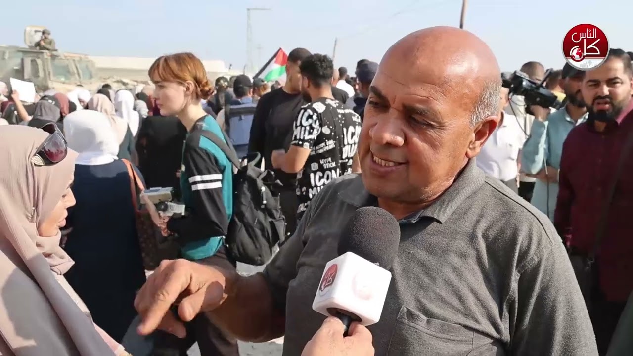 أهالي مخيم نور شمس بطولكرم ينظمون وقفة للمطالبة بعودتهم إلى مخيمهم بعد تهجيرهم القسري منذ أشهر.