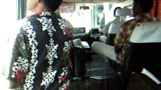 preview picture of video 'アキーラさん！スリランカ・ヒッカドゥワ方面バス車内,Hikkaduwa,Srilanka.'