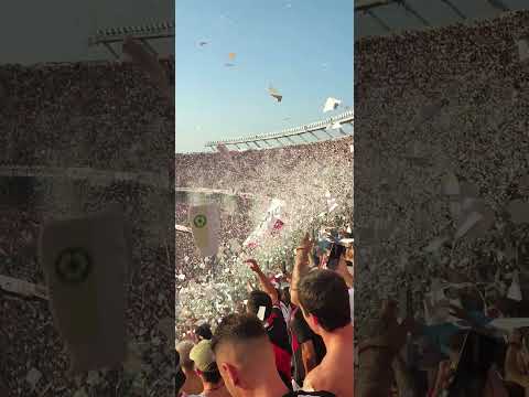 "Recibimiento a River... #superclasico #riverplate" Barra: Los Borrachos del Tablón &bull; Club: River Plate &bull; País: Argentina