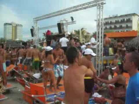 Papeete Beach Happy Hour Milano Marittima