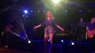 Έλενα Παπαρίζου - Πάντα Σε Περίμενα [Ιδανικό Φιλί] (Live @ Λαχαναγορά Ρέντη)