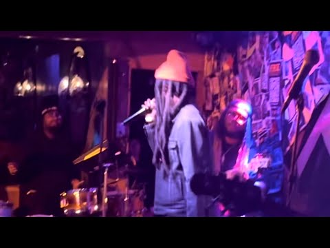 Vibin on the open mic at #thejuicejoint #kisskissbangbang club Korea Town, Los Angeles