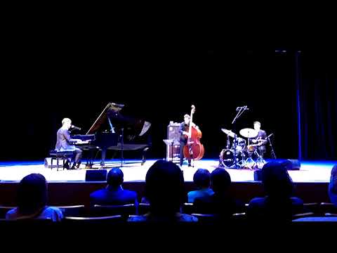 2021 04 22 - Oleg Akkuratov jazz trio part 2