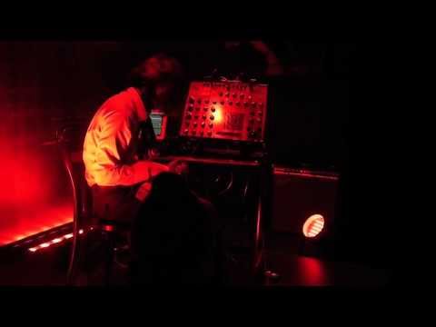 町田良夫 Yoshio Machida plays SYNTHI & GUITARET