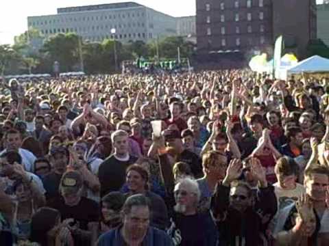 Sarah Borges and the Broken Singles Tour Video 1