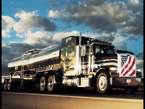 Toulavej truck / New Rebels.