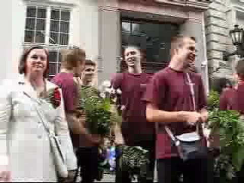 6/6 Iesildām balsis ! - "Cekulaina zīle dzied"