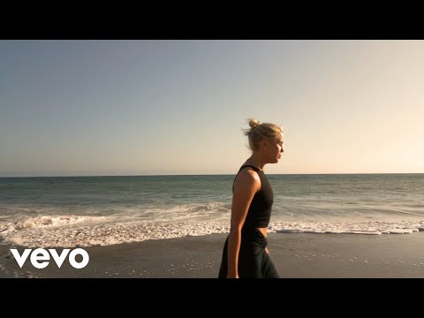 Grace Weber - Intimate (One Take)