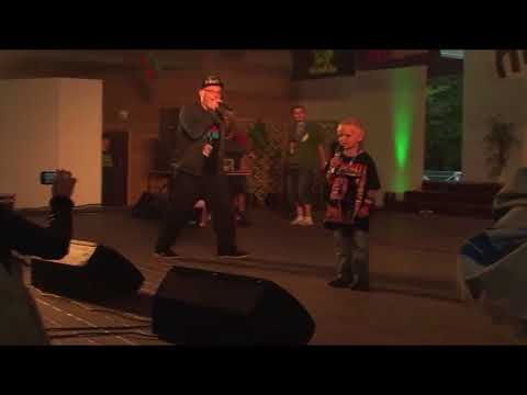 YOUNGCZUUX   Siedzisz sobie i myślisz o niebie    Official Video