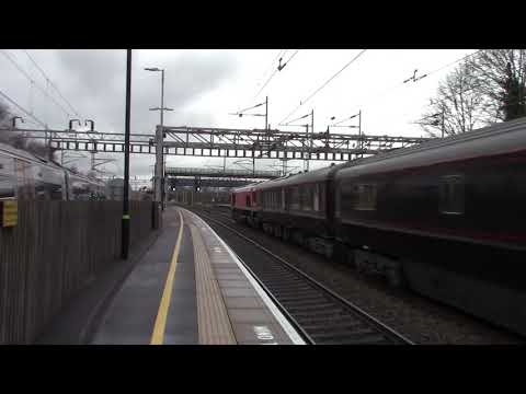 DB Cargo Class 66, 66017, Royal Train Coaches, 5Z50 passing Rugeley Trent Valley (3rd December 2018)