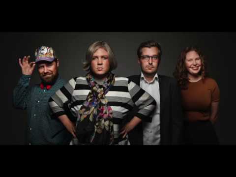 Den Korte Radioavis - Sammenklip af ubådssagen og Zissels hurtige bestilling hos Bones