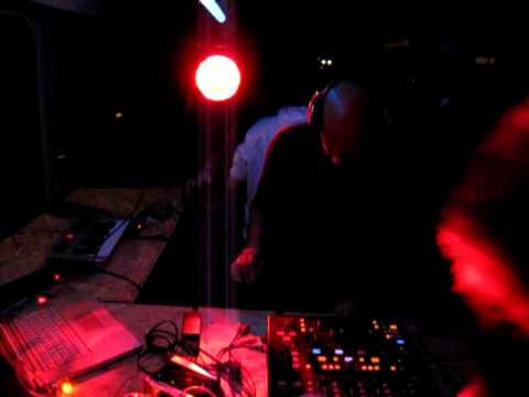 Mellomania Train of Sound 9 Roger Shah DJ Set ID please