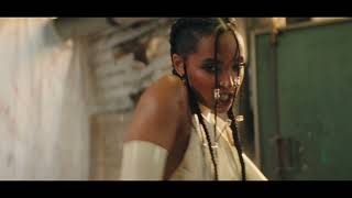 Musik-Video-Miniaturansicht zu Naturally Songtext von Tinashe