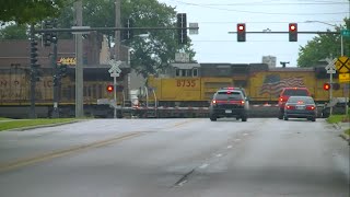 preview picture of video 'Union Pacific intermodal at Duff Avenue, Ames, Iowa'