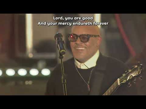 Minister Israel Houghton lifts the room into pure adoration at The Experience 20