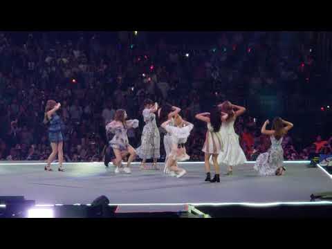 KCON LA 2018 - Twice - What is Love